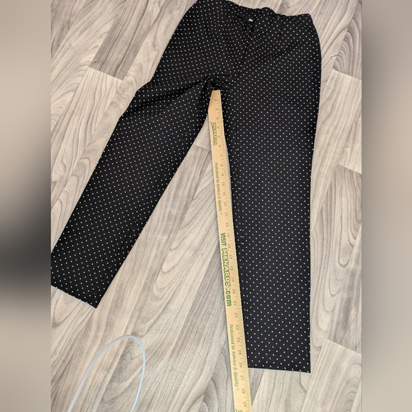 J. Jill Black and White Patterned Cropped Pants - Picture 7 of 13